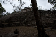 Small Acropolis at Yaxchilan Ruins - yaxchilan mayan ruins,yaxchilan mayan temple,mayan temple pictures,mayan ruins photos